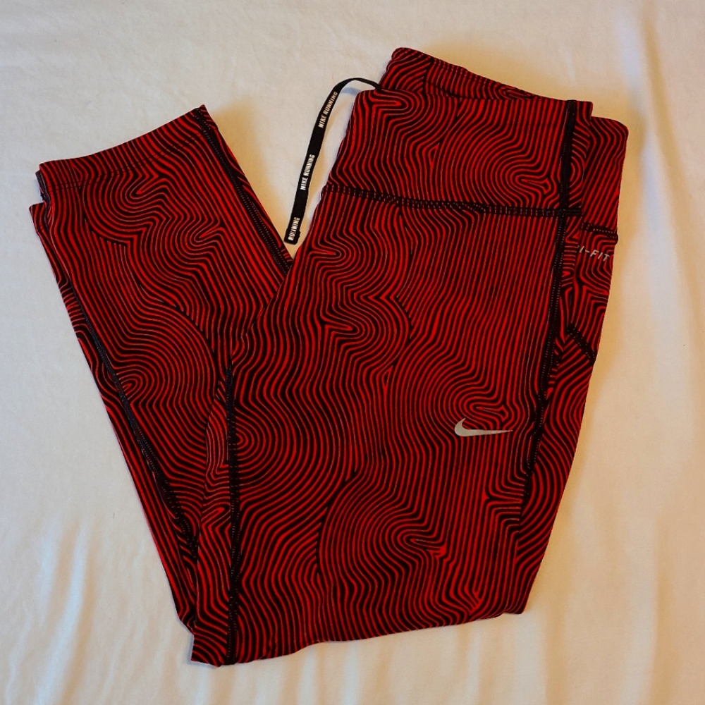 NIKE Capri Workout Tights